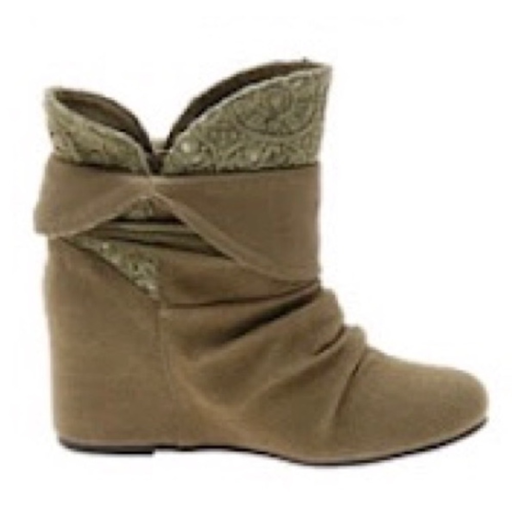 Aldo coylar olive wedge boot